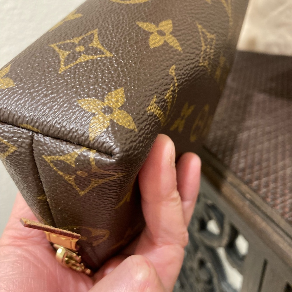 Louis Vuitton Cosmetic Pouch GM same size as new version MM - Picture 7 of 12